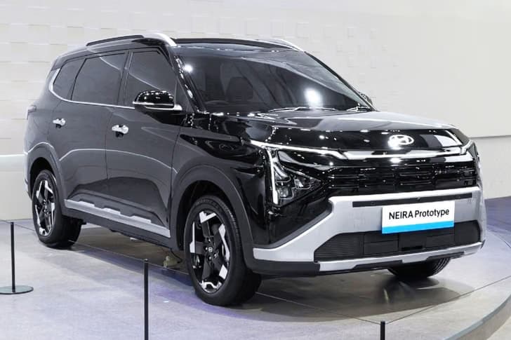 Hyundai Neira Concept Debuts As A Kia Carens EV Twin