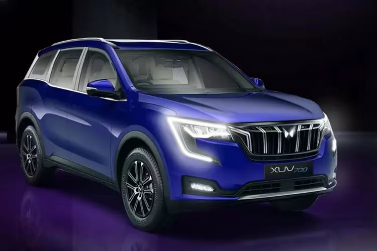 XUV700