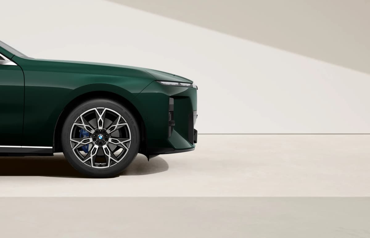 BMW 7 Series Front Fender